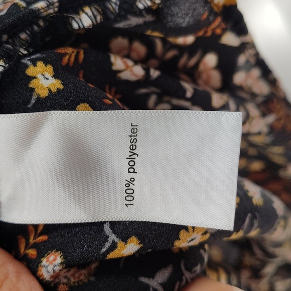 Maurices Blouse XL Black Floral Print Flutter Sleeve High Collar Fall Colors - Picture 6 of 7